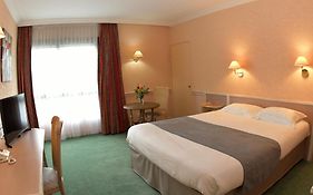 Logis Lyon Est Porte De L'ain Saint-maurice-de-beynost 4*